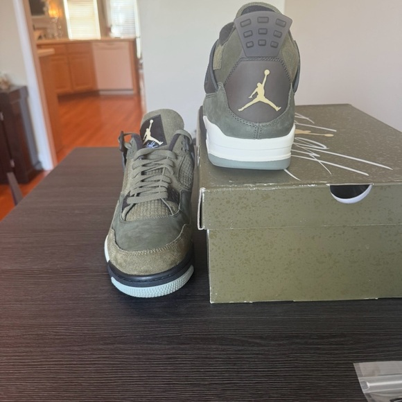 Jordan 4 very good condition size 12 - Picture 2 of 3